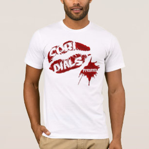 Cori wählt das Shirt des Geschenk-Mannes