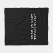 Corinthians Love Is Patient Love Is Kind Scripture Fleecedecke (Vorderseite (Horizontal))
