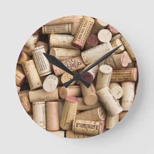 Corks Galore Runde Wanduhr (Vorderseite)