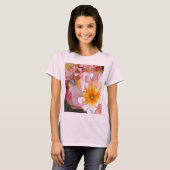 Cornelia pastellrosa Aquarellkunst T-Shirt (Vorne ganz)