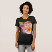 Cornelia pastellrosa Aquarellkunst T-Shirt (Vorne ganz)