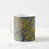 Cornelian Cherry Dogwood und Blue Sky Floral Kaffeetasse (Vorderseite Links)