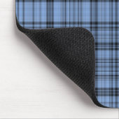 Cornflower blaues und graues kariertes Mousepad (Ecke)