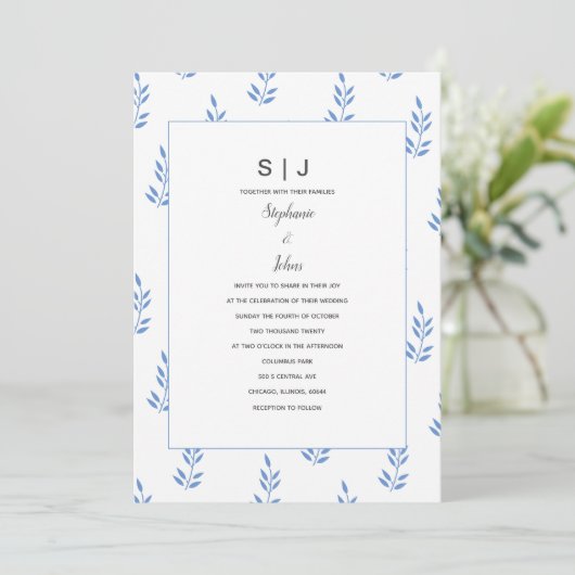 Cornflower Blue Leaf Monogram Simple Wedding Einladung (Stehend Vorderseite)