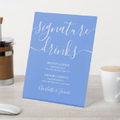 Cornflower Blue Moderne Hochzeitssignaturgetränke Sockelschild (In SItu)