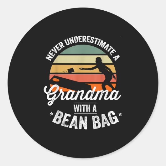 Cornhole Funny Bean Bag Grandma 4. Juli Runder Aufkleber (Vorderseite)