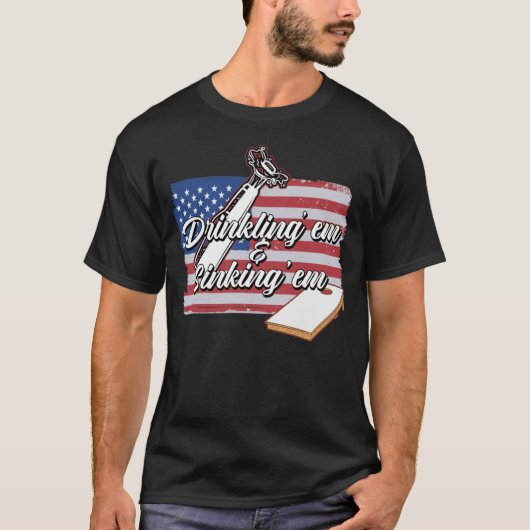 Cornhole Player Drinking USA Bean Sack Cor T-Shirt (Vorderseite)