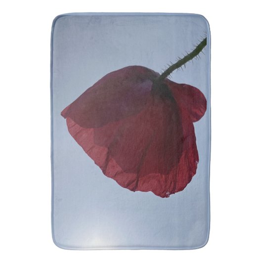 Cornisch roter Mohn mit grauem Himmel Badematte (Vorderseite Vertikal)