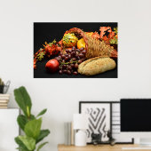 Cornucopia mit Früchten und Brot Poster (Heimbüro)
