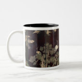 Coromandel Schirm, der Kräne darstellt Zweifarbige Tasse (Links)