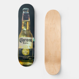 Corona ist ein Bier aus Mexiko in den Skate Skateboard
