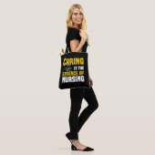 Corona Nurses - Gekümmert ist das Wesentliche Tasche (Am Model)
