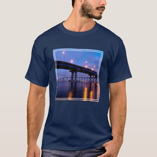 Coronado-Brücke bei Dusk T-Shirt (Vorderseite)