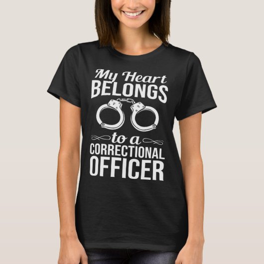 Correctional Officer Wife Facility Flag Training T-Shirt (Vorderseite)