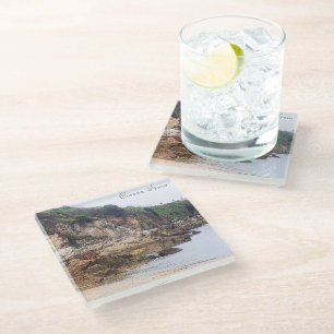 Coruna, Spanien   Landschaftlicher Strand mit Fels Glasuntersetzer