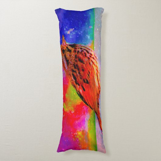 Cosmic Bird Dreamscape Art Print" Seitenschläferkissen (Vorderseite Vertikal)