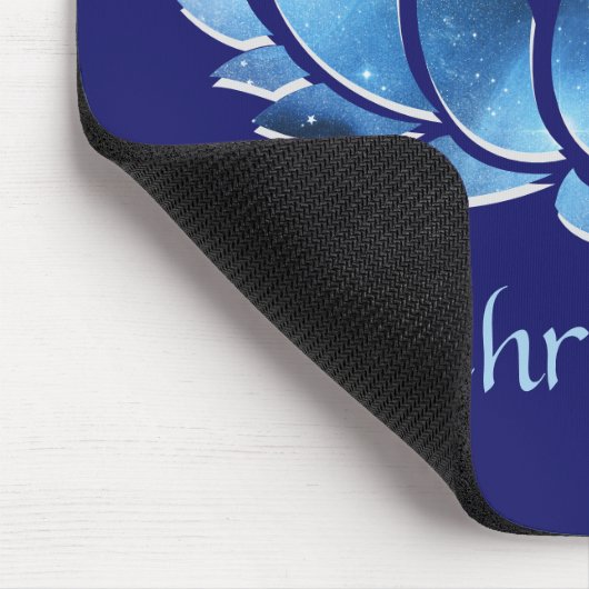 Cosmic Blue Galaxy Lotus Blume mit Name Mousepad (Ecke)