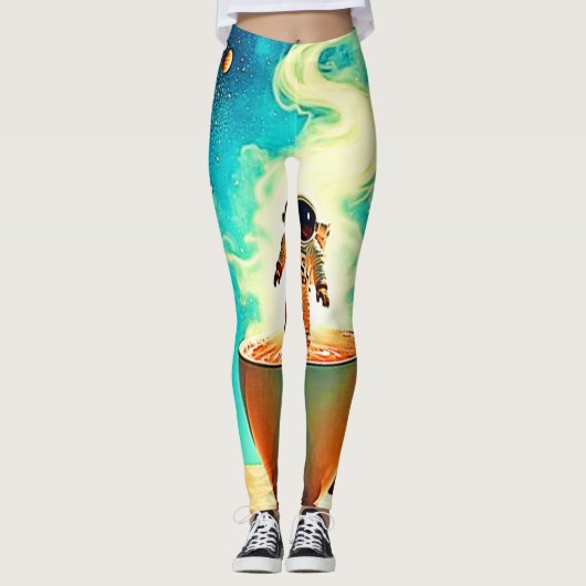 Cosmic Brew: Astronauts Traum vom Kaffee Leggings (Vorderseite)