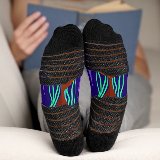 Cosmic Duality: Sun, Moon, and Sisterhood Socken (Unterseite)
