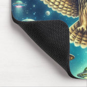 Cosmic Owl Nightscape - Ufos im Himmel Mousepad (Ecke)
