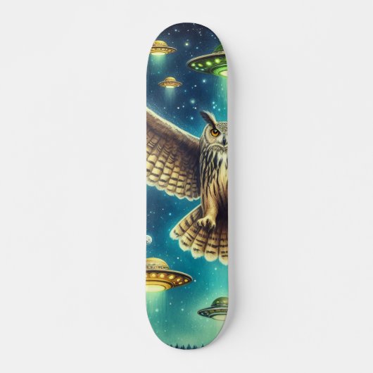 Cosmic Owl Nightscape - Ufos im Himmel Skateboard (Vorne)
