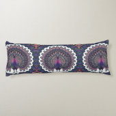 Cosmic Peacock Mandala Seitenschläferkissen (Rückseite)