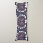 Cosmic Peacock Mandala Seitenschläferkissen (Vorderseite Vertikal)