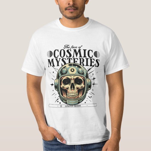 Cosmic Reaper: Skull Astronaut Design T-Shirt (Vorderseite)