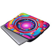 Cosmic Vortex: Eine Neon Odyssey Laptopschutzhülle (Vorne Knopf)
