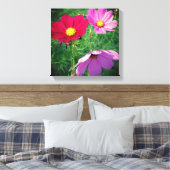 Cosmos Blume Trio Leinwanddruck (Insitu (Schlafzimmer))