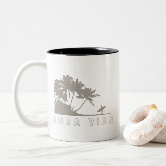Costa Rica Surfer Pura Vida Zweifarbige Tasse (Mit Donut)