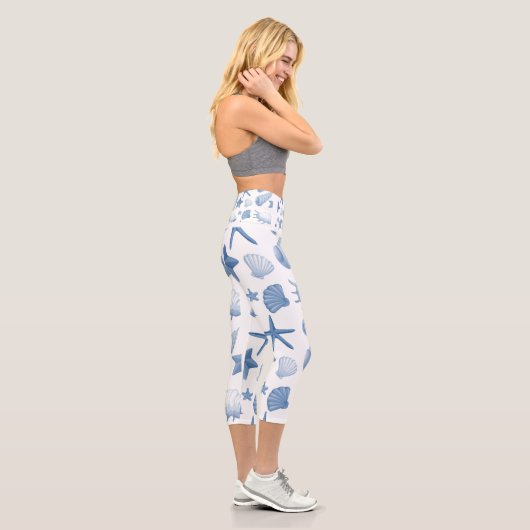 Costal blue seashells pattern capri leggings (Rechts)