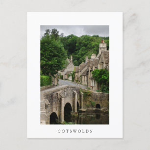 Costwolds town Castle Combe weiße Text Postkarte