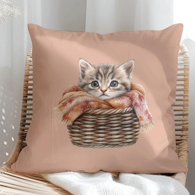 Cosy Basket Cat Pillow - Cinnamon Edition Kissen (Cozy Basket Cat Pillow – Cinnamon Edition in a sunny boho rattan chair)