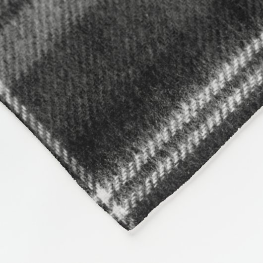 Cosy Black Tartan Fleece Blanket (Ecke)