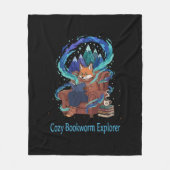 Cosy Bookworm Explorer | Whitcal Fox Reading Fleecedecke (Vorderseite)