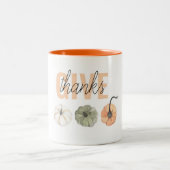 Cosy Colorful Pastel Give Danke und Pumpkin Zweifarbige Tasse (Mittel)
