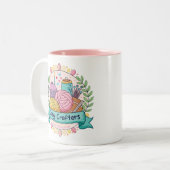 Cosy Crafters Club Zweifarbige Tasse (Vorderseite Links)