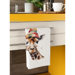 Cosy Safari Weihnachten, Brauch Geschirrtuch<br><div class="desc">Mit unserem "Cosy Safari Christmas", dem individuell gestaltbaren Küchentuch, fügen Sie Ihrem Apartment einen zauberhaften und personalisierten Charme hinzu. Dieses praktische und dennoch dekorative Handtuch ist mit unserer zauberhaften Aquarellgiraffe geschmückt, die mit einem gestreiften Winterhut geschmückt ist und Ihnen eine spielerische und lebendige Touch beim Festkochen und Reinigen bringt. Dieses...</div>