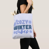 Cosy Winter Vibes - Snowflake Typografie Tasche (Von Nahem)
