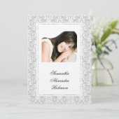 Cotillion Silver Shimmer Damask Foto Einladungen (Stehend Vorderseite)