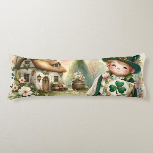 Cottage Leprechaun Patchwork-Quilt-Szene Seitenschläferkissen (Vorderseite)