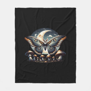 Cottage Whimsigoth Moth Pilze im Mondschein Fleecedecke