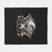 Cottage Whimsigoth Moth Pilze im Mondschein Fleecedecke (Vorderseite (Horizontal))