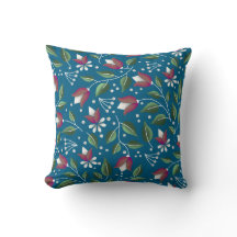 CottageCore Floral Pillow in Deep Blue und Red