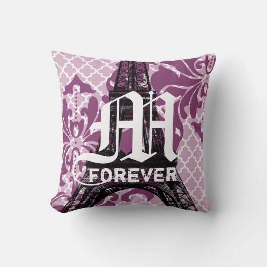 Cotton Plum Eiffel Tower Monogram Kissen (Vorderseite)