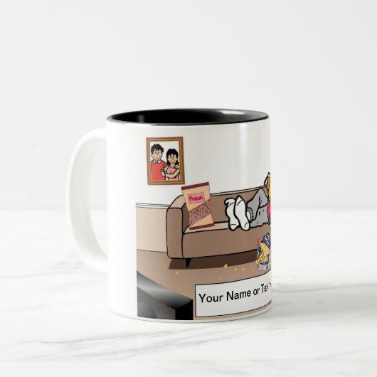 Couch Potato - Männlicher Cartoon von PrintedPerfe Zweifarbige Tasse (Vorderseite Links)