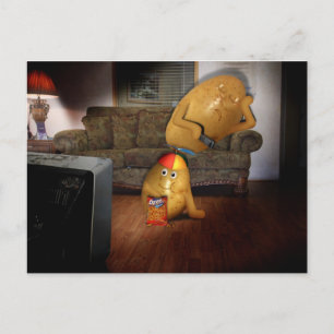 Couchkartoffeln mit Vaterschlafen auf der Couch Postkarte