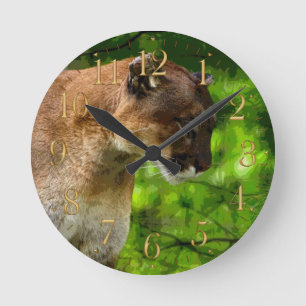 Cougar Mountain Lion & Pine Branches Wildlife Runde Wanduhr