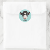 Country Black and White Kuw Face on Light Blue Runder Aufkleber (Tasche)